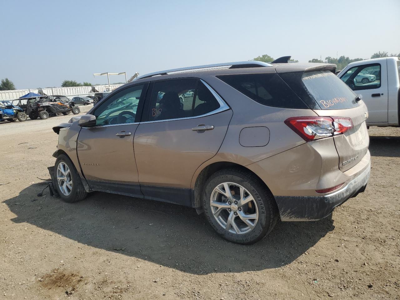 2GNAXTEX3J6265311 2018 Chevrolet Equinox Lt