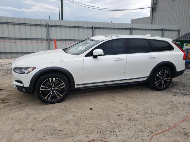 2018 Volvo V90 Cross Country 