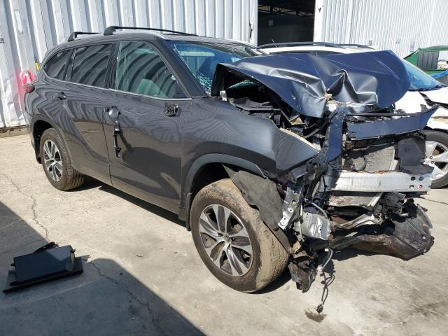 VIN 5TDGZRBH0NS163599 2022 Toyota Highlander, Xle no.4