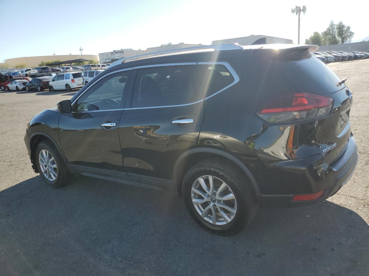 KNMAT2MV9JP510823 NISSAN ROGUE 2018