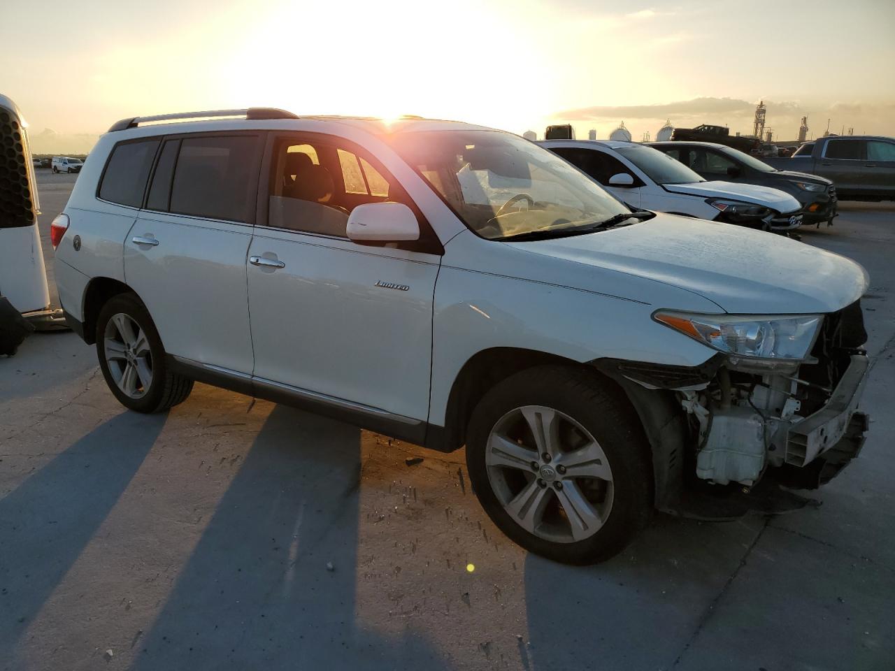 TOYOTA HIGHLANDER LIMITED