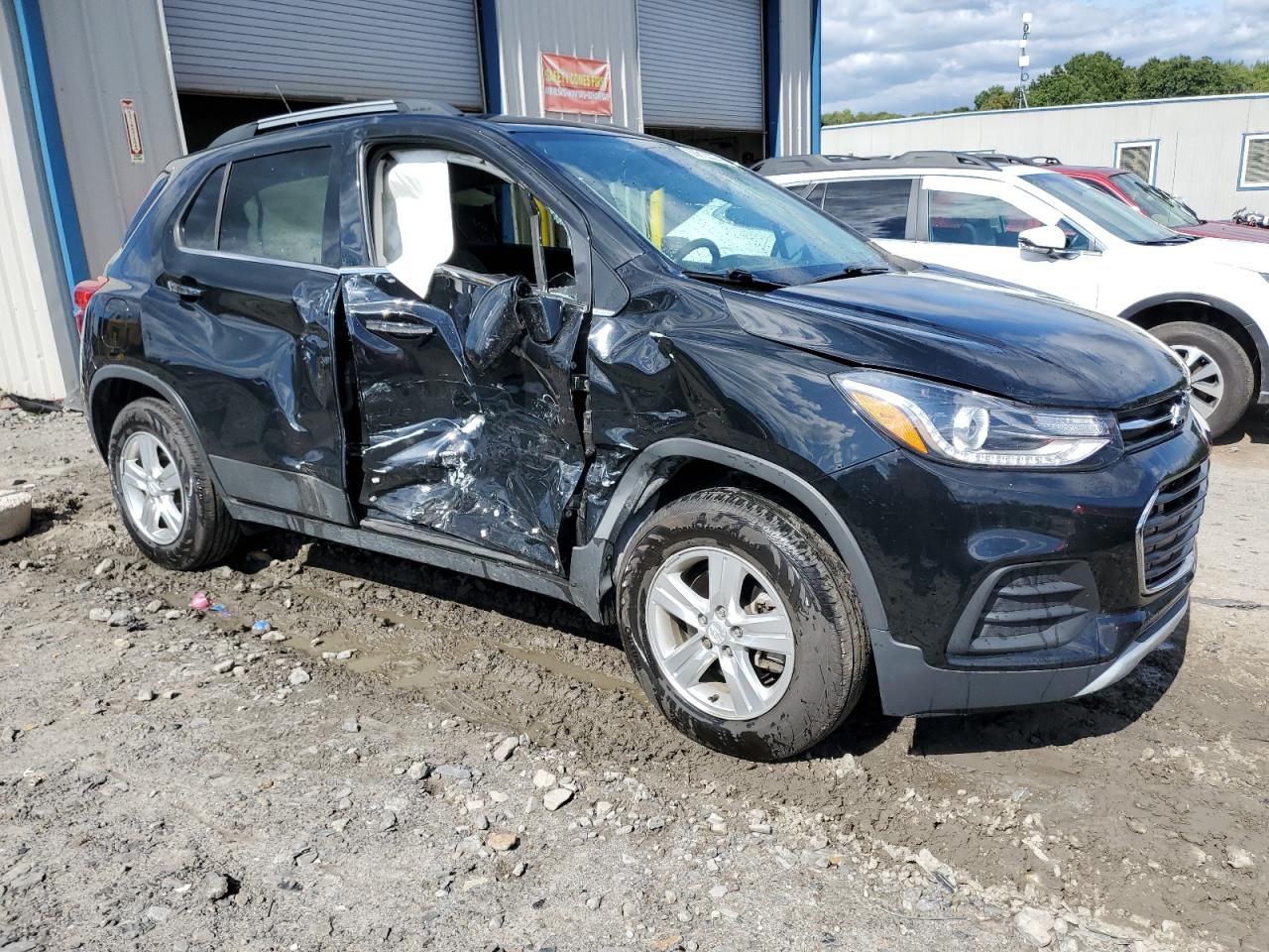 3GNCJPSB6KL226610 Chevrolet Trax 1LT 4