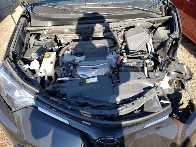 2T3BFREV8JW729733 Toyota RAV4 LE