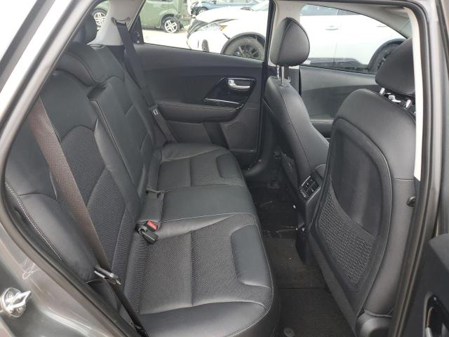 KNDCE3LC6J5120556 KIA Niro Touring