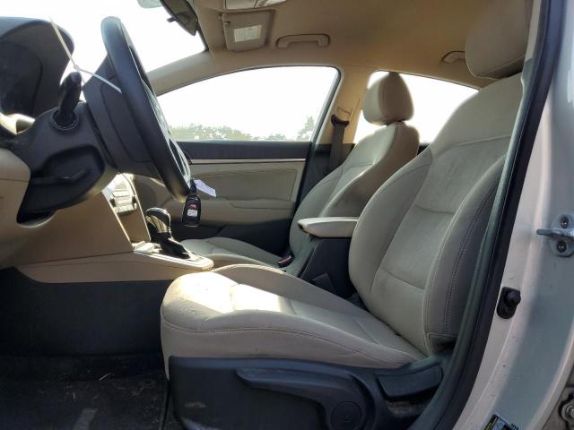 5NPD84LF2HH038037 Hyundai ELANTRA SE