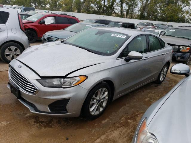 3FA6P0LU7KR220300 Ford Fusion SE