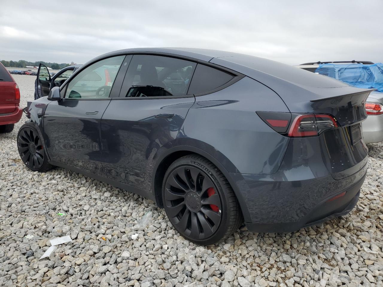 2022 Tesla Model Y vin: 7SAYGDEF4NF506347