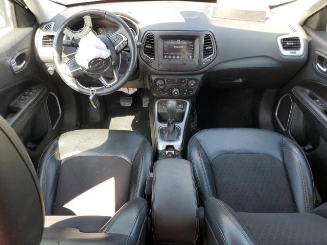 3C4NJCBB9JT377157 Jeep Compass Latitude