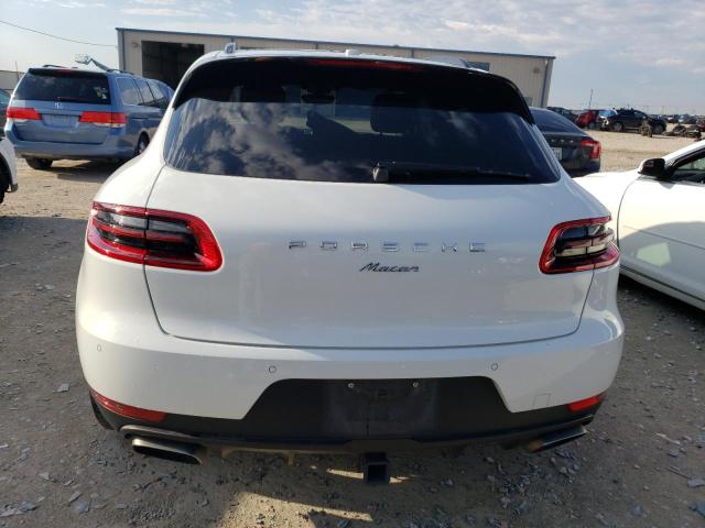 VIN WP1AA2A5XJLB15176 2018 Porsche Macan no.6