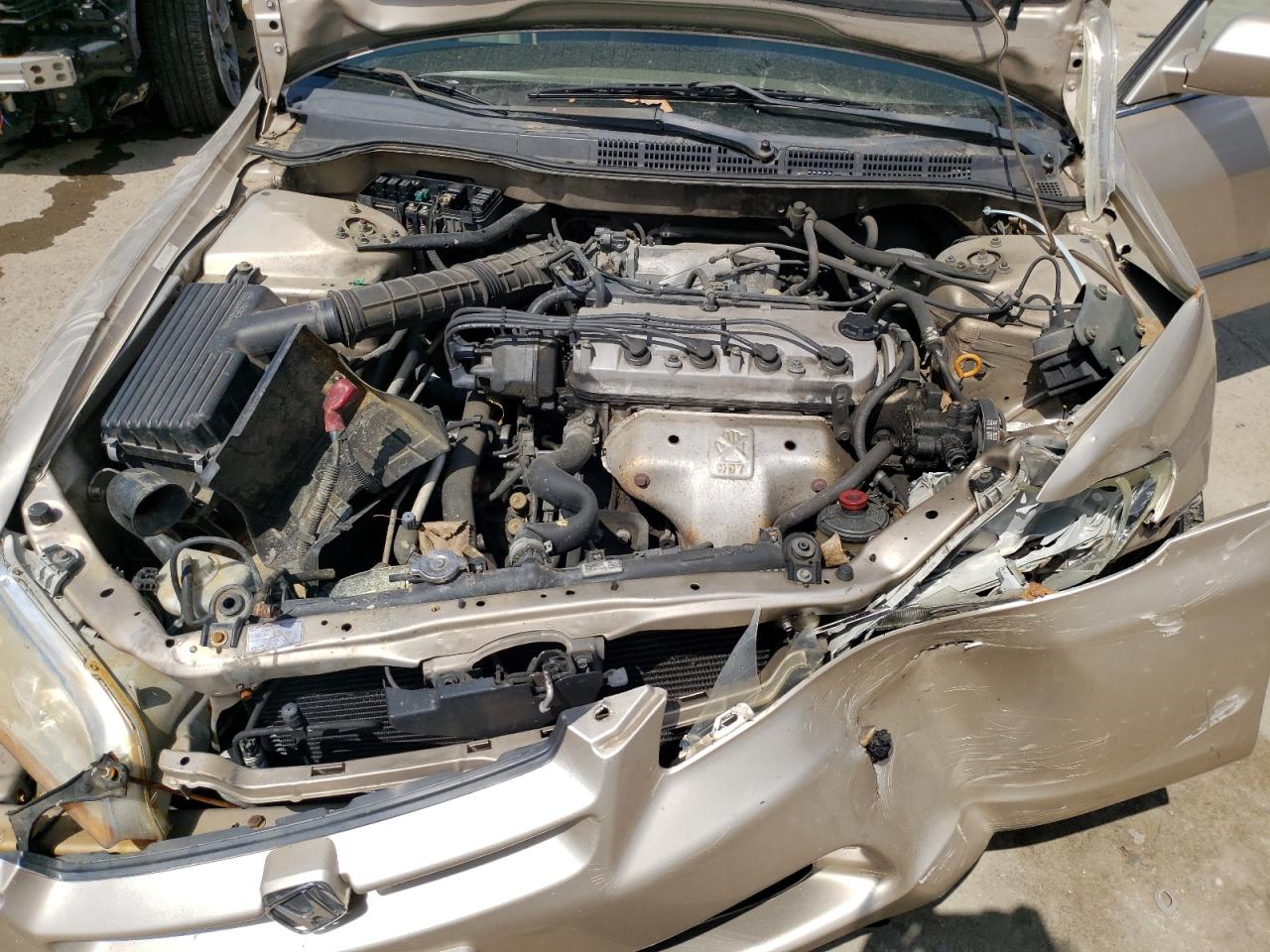 1HGCG5647YA035402 2000 Honda Accord Lx