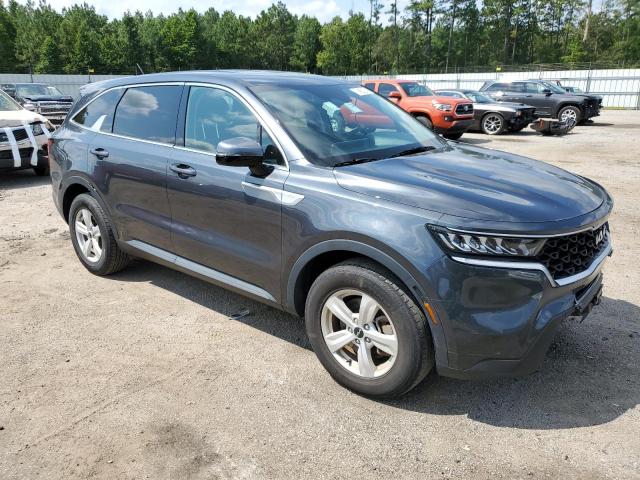 VIN: 5XYRG4LC7NG108195 Auction: COPART Lot: 68274043 Location: RENTAL VEHICLE SALE 5XYRG4LC7NG108195 KIA SORENTO 2022 GRAY Photo 4