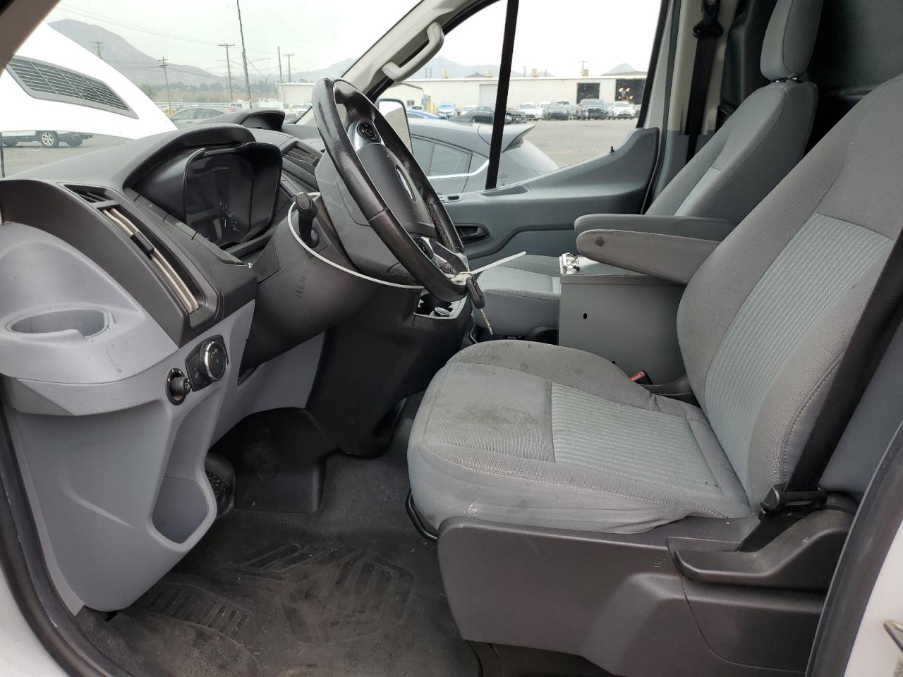 1FTYR1YM2HKB18816 FORD TRANSIT 2017