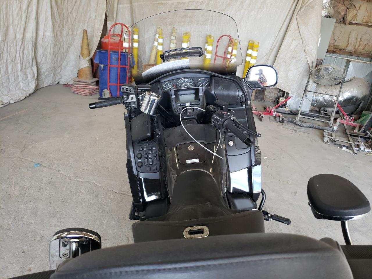 JH2SC68G2GK400362 HONDA GL CYCLE 2016
