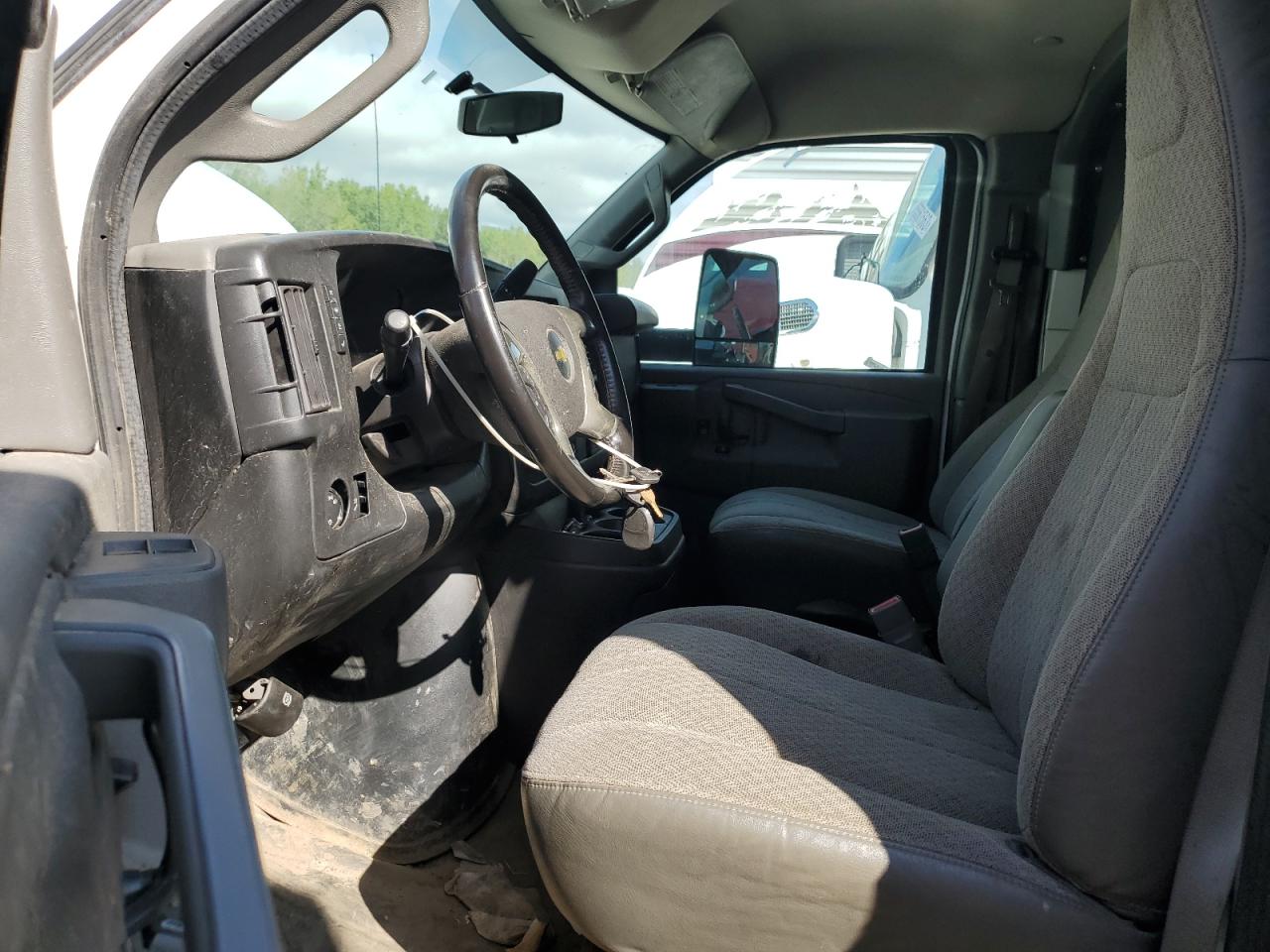 1GB3GRCG7H1337653 CHEVROLET EXPRESS 2017