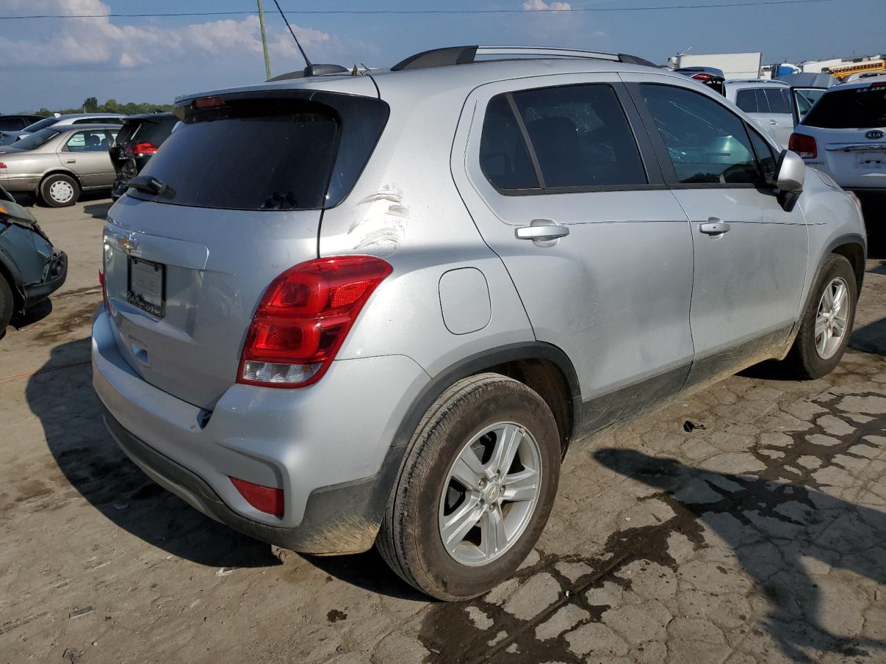 KL7CJLSM8NB565679 CHEVROLET TRAX 2022