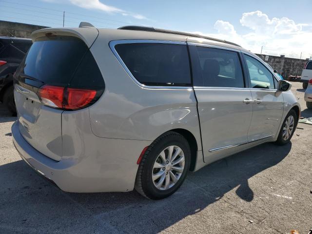 2C4RC1BG9HR660506 2017 CHRYSLER PACIFICA, photo no. 3