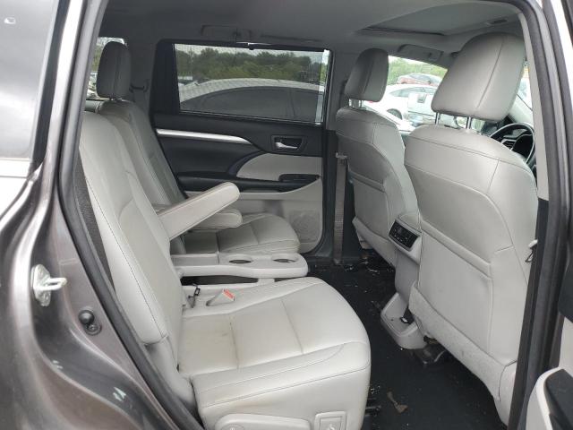 5TDJZRFH4JS892196 Toyota Highlander Se