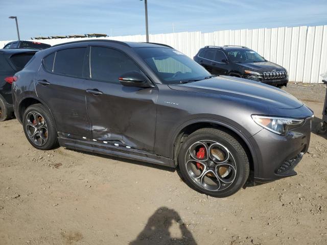 ZASPAKBN7P7D55885 Alfa Romeo Stelvio TI 4