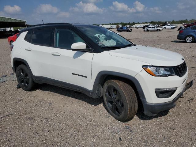 3C4NJCBB1JT300315 Jeep Compass Latitude