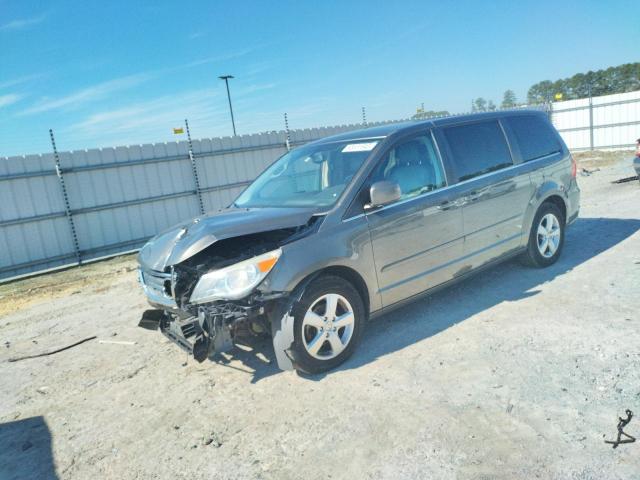 2010 Volkswagen Routan SE