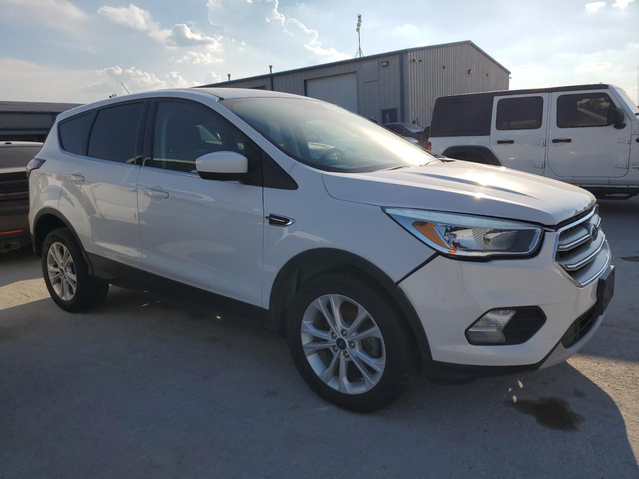 1FMCU0GD2HUE38870 FORD ESCAPE 2017