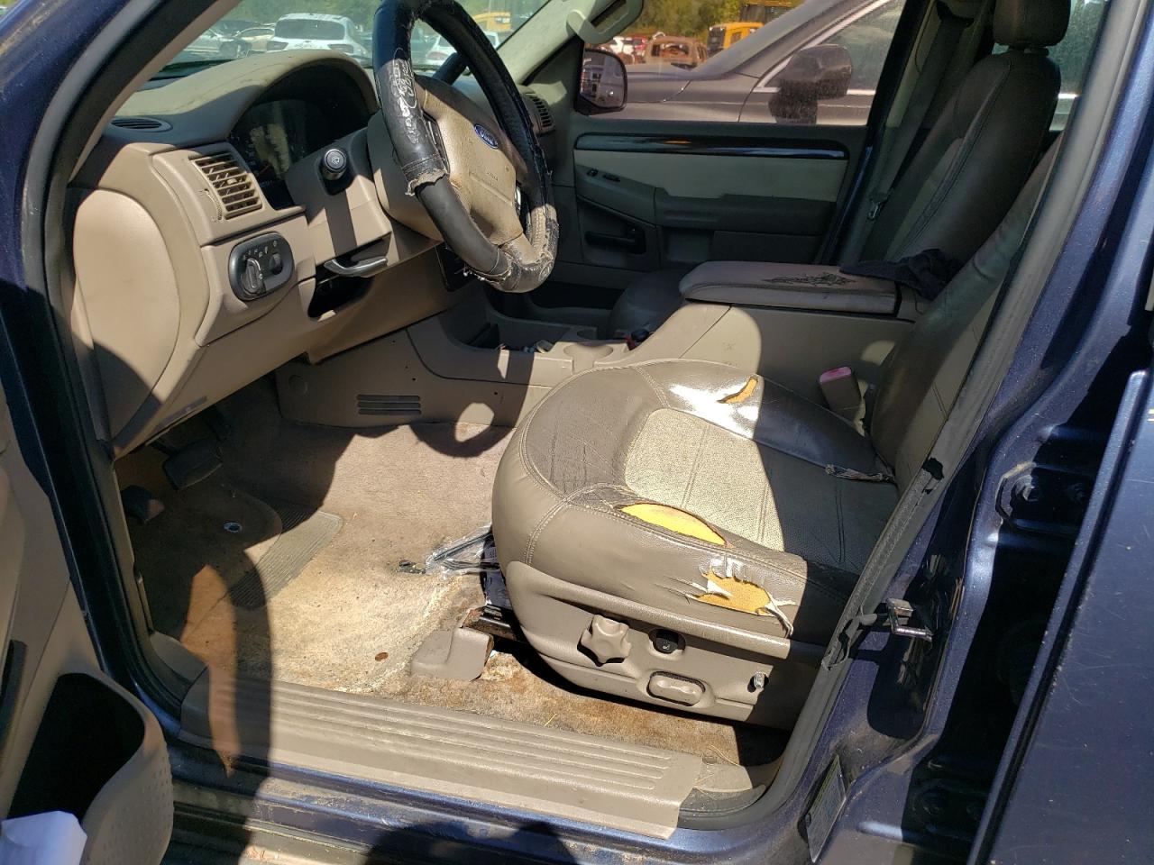 1FMZU74K84ZB05589 2004 Ford Explorer Eddie Bauer