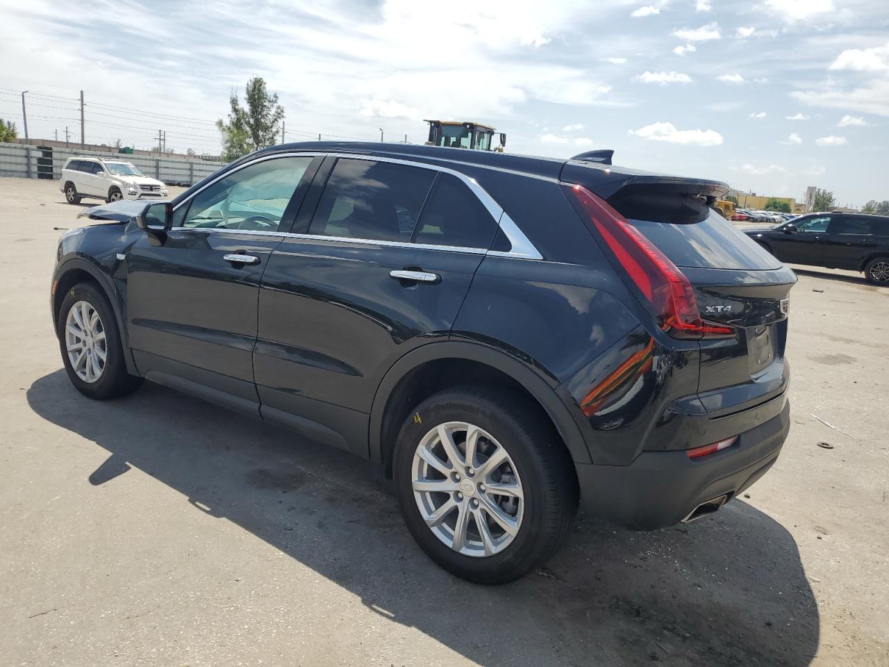 1GYAZAR43NF125143 Cadillac XT4 LUXURY 2