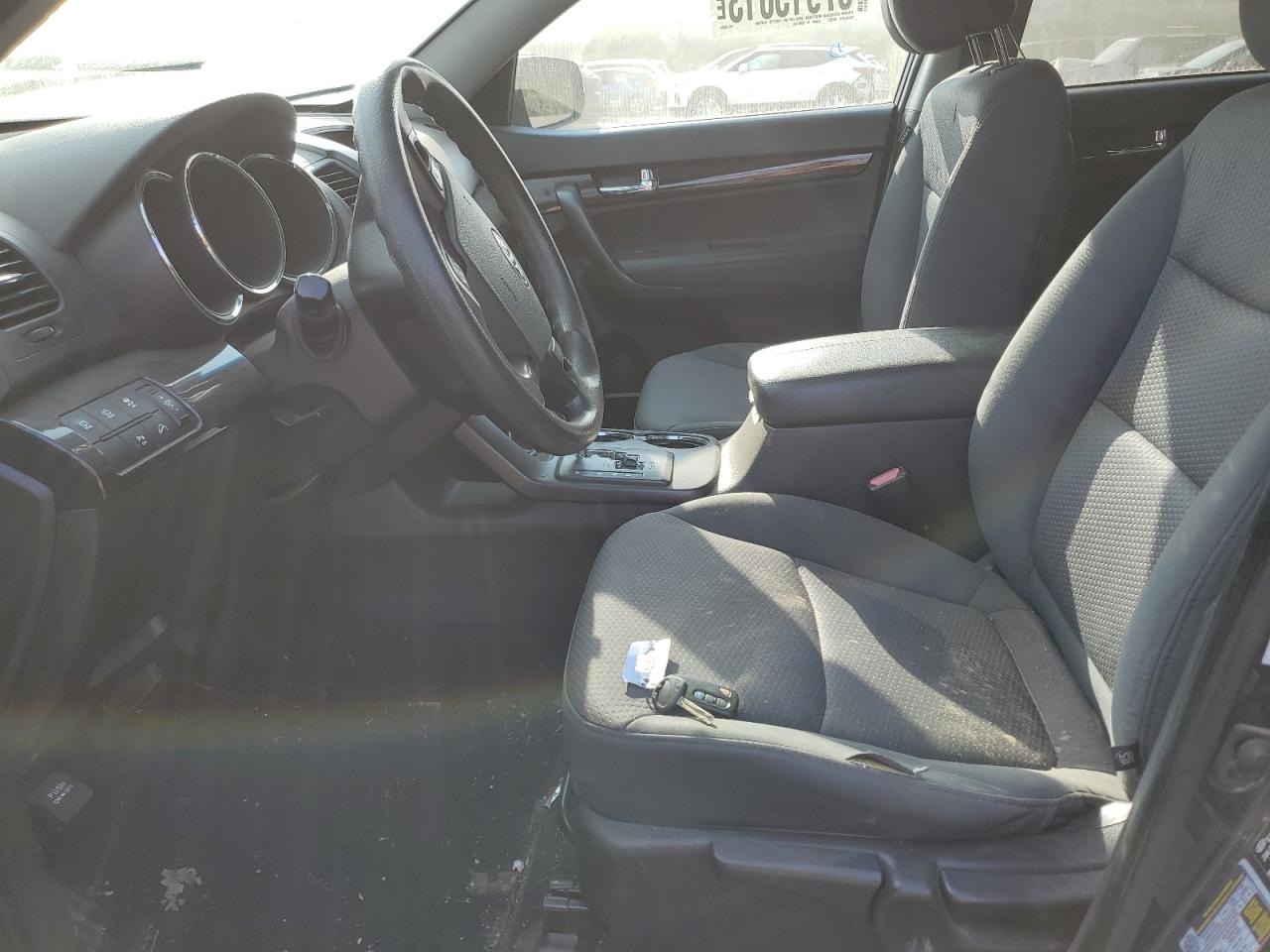 5XYKT3A61CG293894 2012 Kia Sorento Base