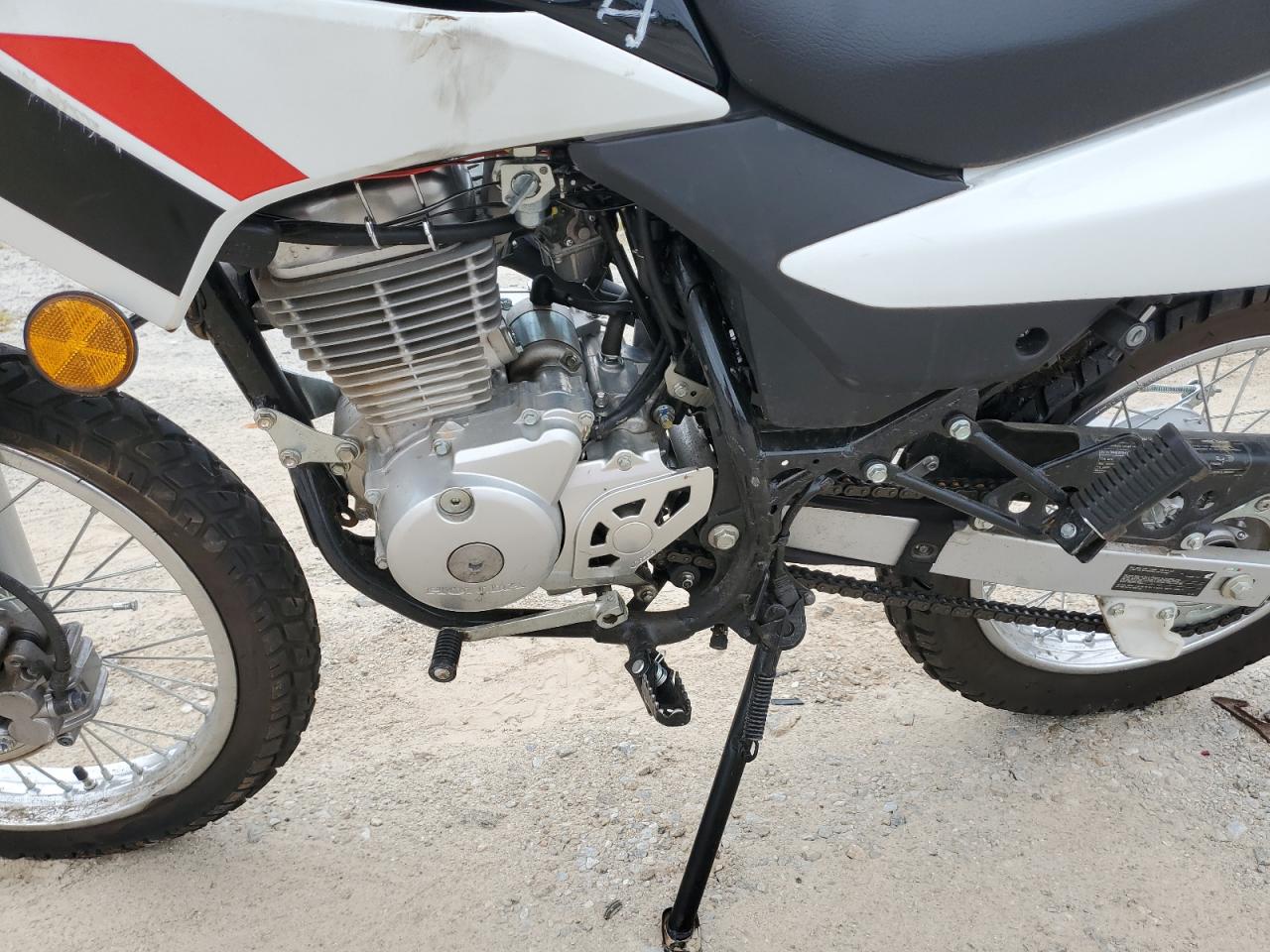3H1KD131XPD003014 HONDA XR150L E 2023