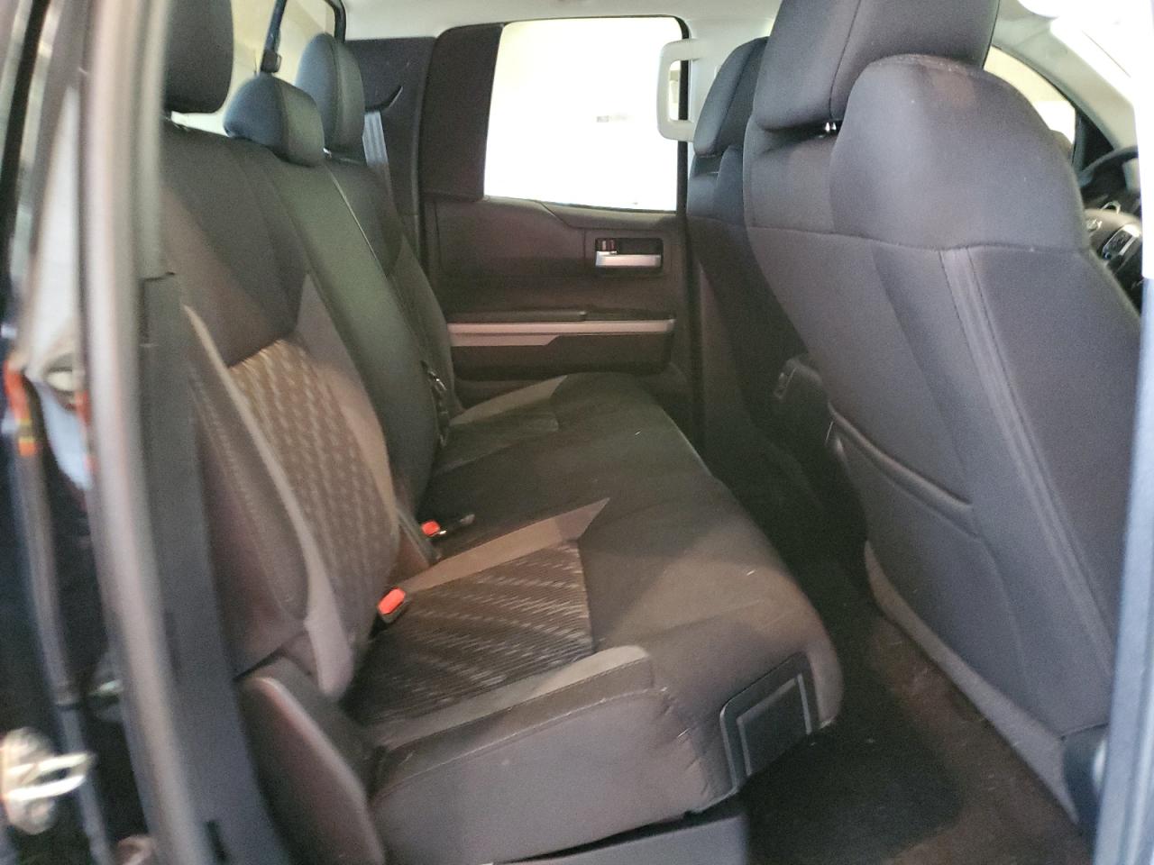 5TFUY5F15JX700323 TOYOTA TUNDRA 2018