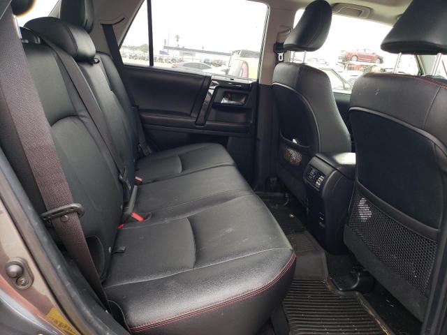 2018 TOYOTA 4RUNNER SR - JTEBU5JR9J5554757