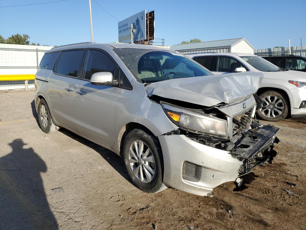 KNDMB5C13J6351528 2018 Kia Sedona Lx