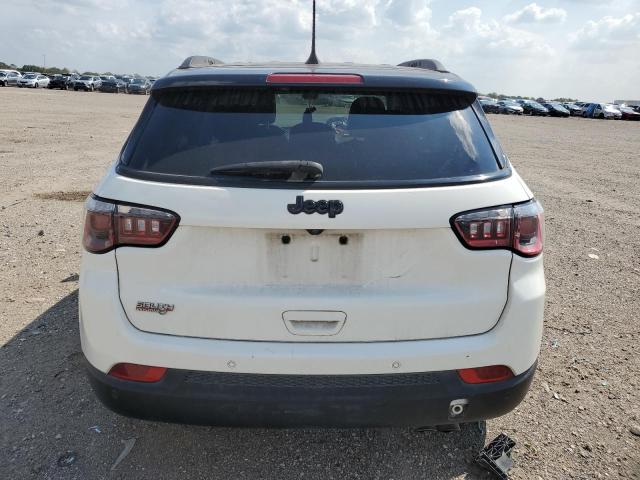 3C4NJCBB1JT300315 Jeep Compass Latitude
