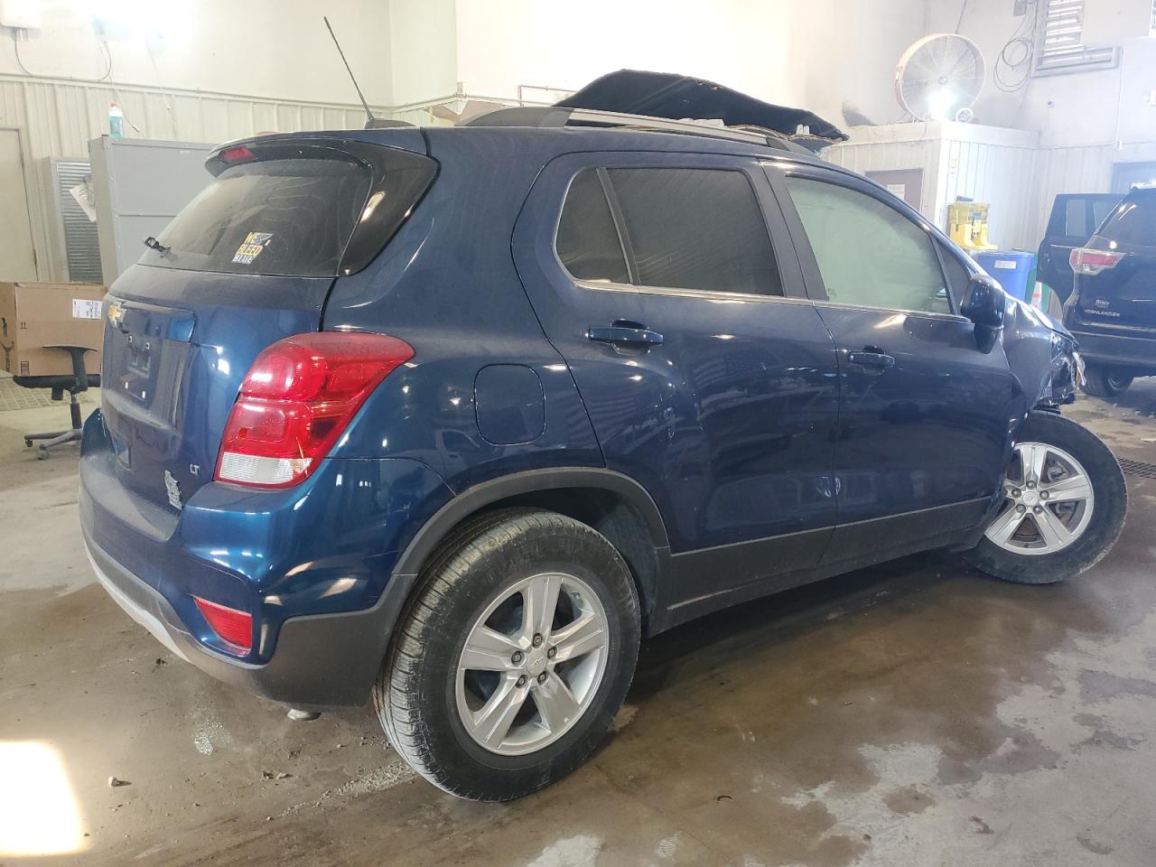 3GNCJLSB2KL365190 Chevrolet Trax 1LT 3