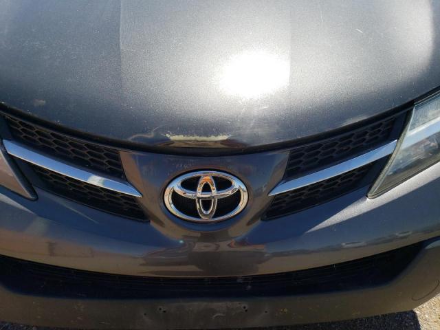 2T3BFREV2FW268214 Toyota RAV4 LE
