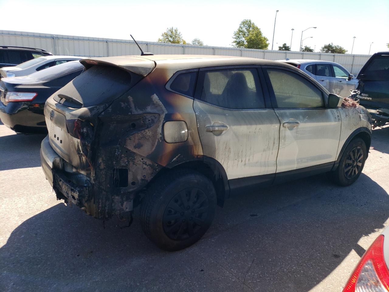 JN1BJ1CR5KW334226 NISSAN ROGUE 2019