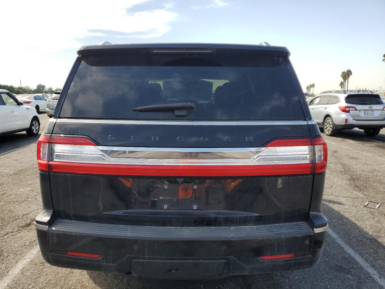 5LMJJ2TT5LEL06548 Lincoln Navigator  6