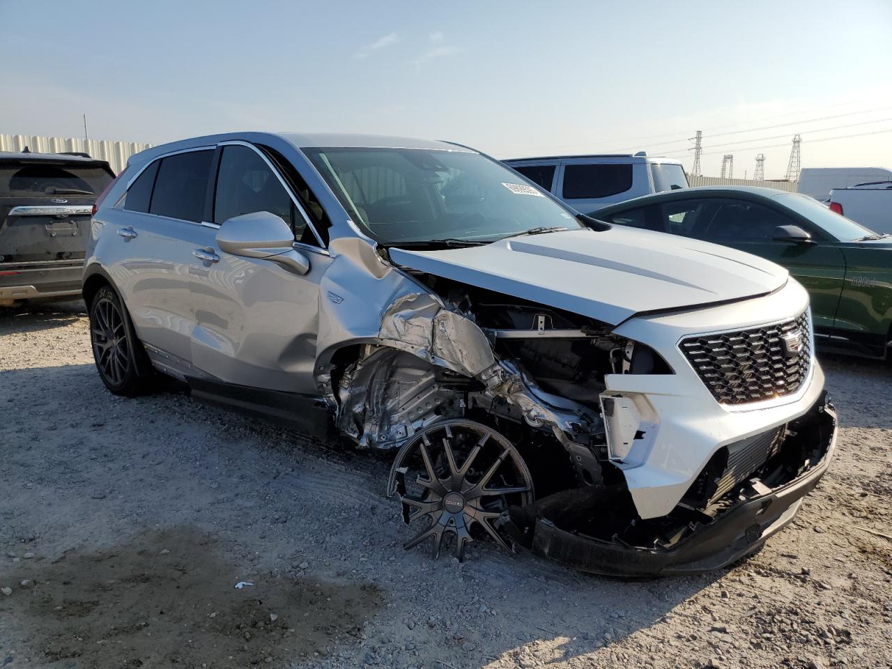 1GYAZAR43NF108861 Cadillac XT4 LUXURY 4