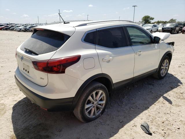 JN1BJ1CP8JW163114 Nissan Rogue Sport S