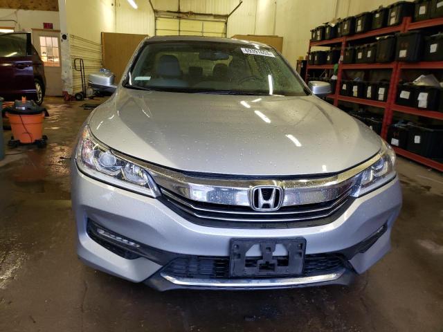 2017 HONDA 125 - 1HGCR2F86HA076034
