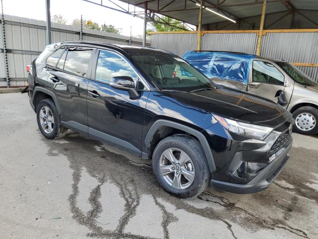 2T3W1RFV9NW187112 Toyota RAV4 XLE 4