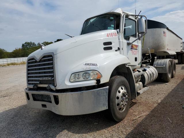 MACK 600 CXU600 2016 white  diesel 1M1AW02Y3GM079415 photo #3