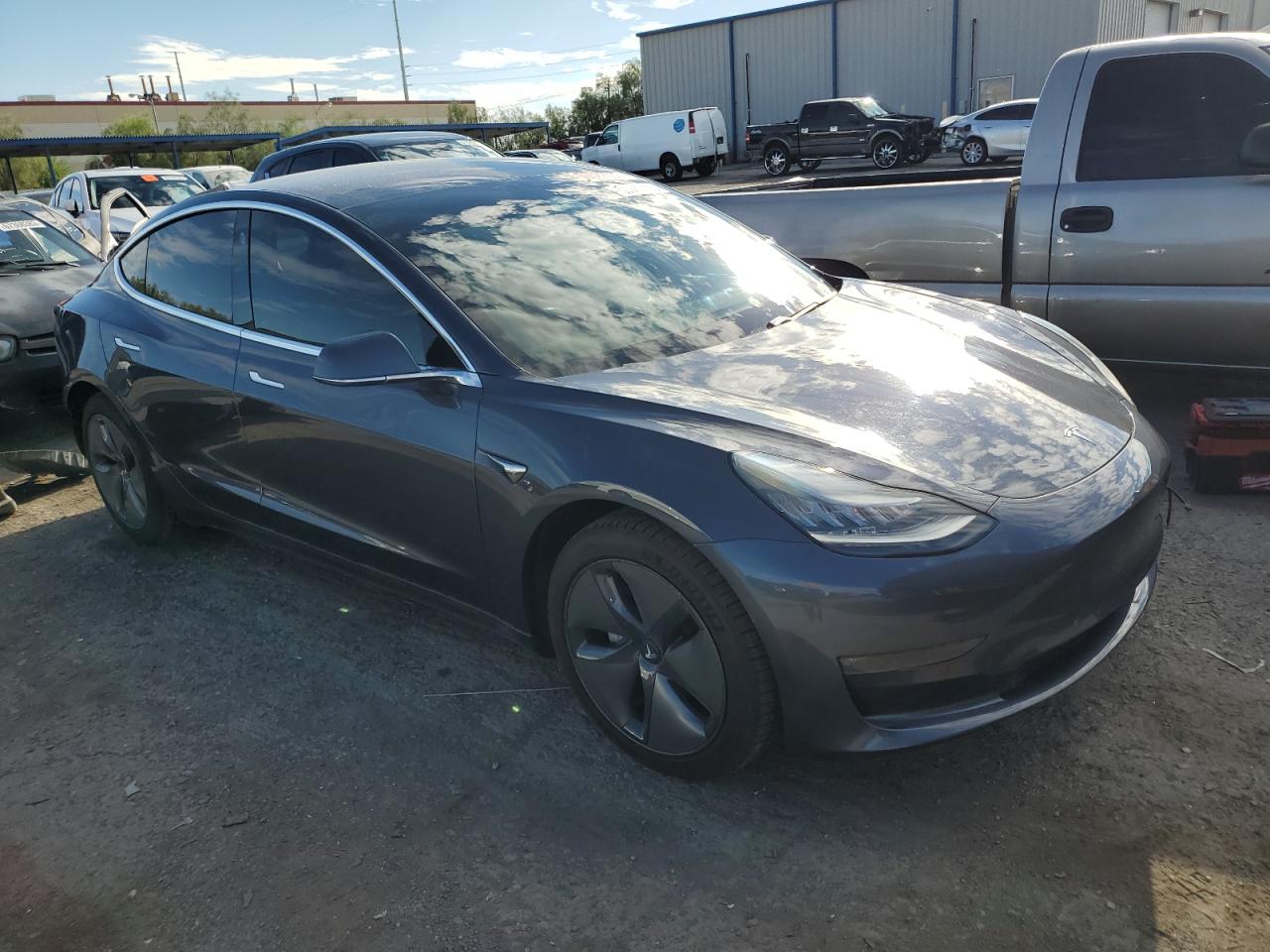 2019 Tesla Model 3 vin: 5YJ3E1EA6KF396400