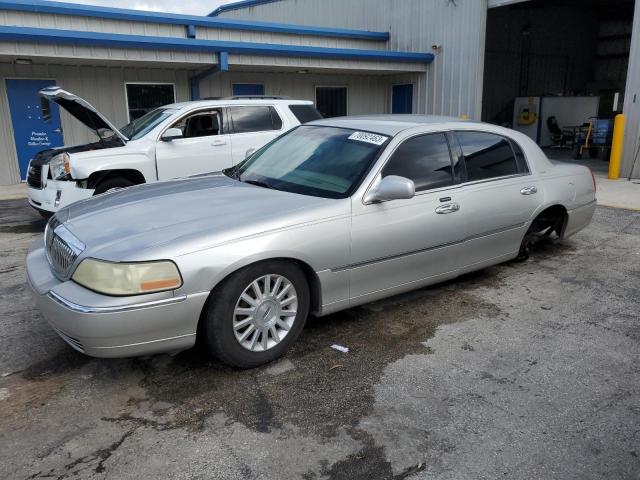 2004 Lincoln Town Car Ultimate