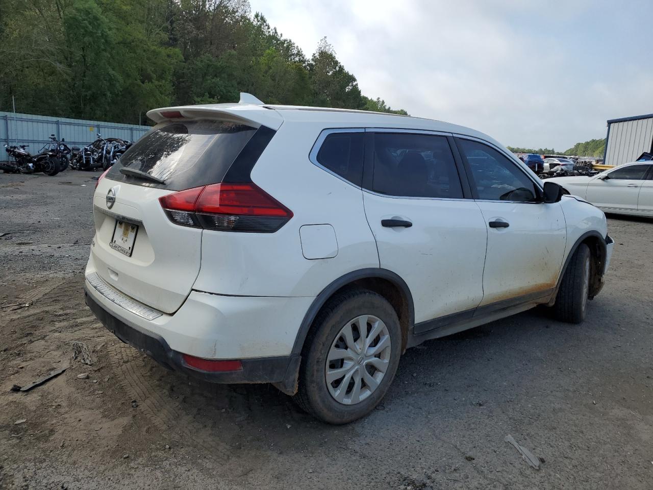 JN8AT2MT0HW138047 NISSAN ROGUE 2017