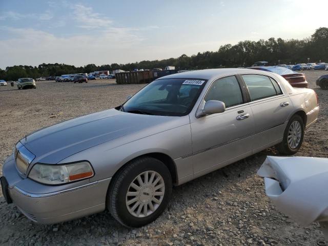 2003 Lincoln Town Car Signature