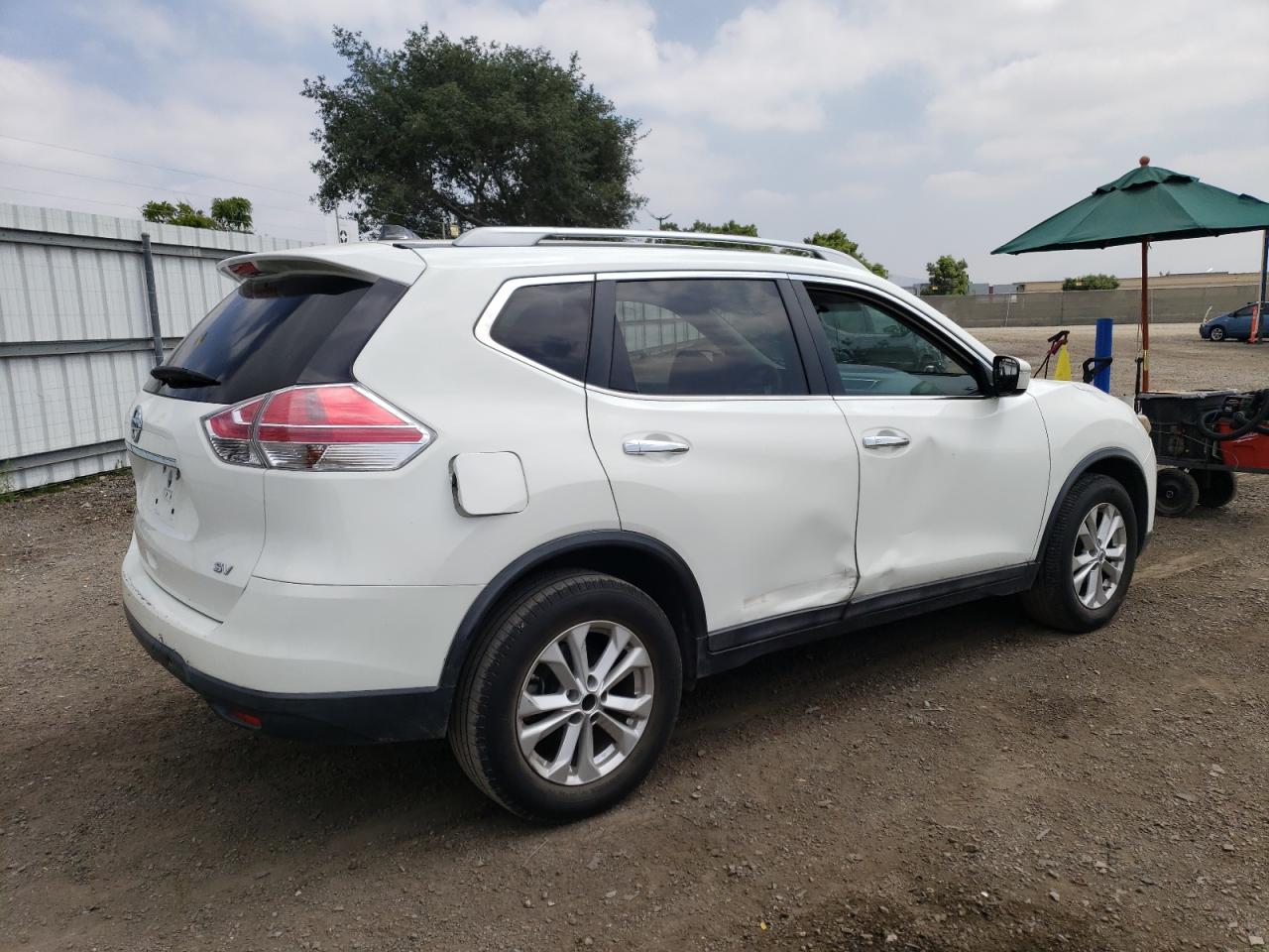 Lot #3034530764 2015 NISSAN ROGUE S