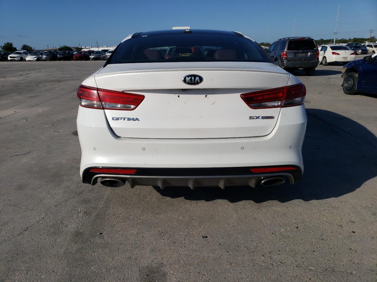 5XXGW4L24GG002022 2016 Kia Optima Sx