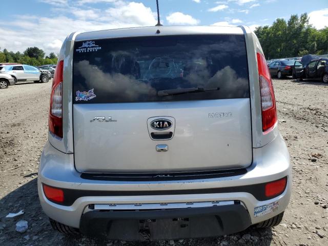 VIN: KNDJT2A62C7417450 Auction: COPART Lot: 67661913 Location: MA - SOUTH BOSTON KNDJT2A62C7417450 KIA SOUL 2012 SILVER Photo 6