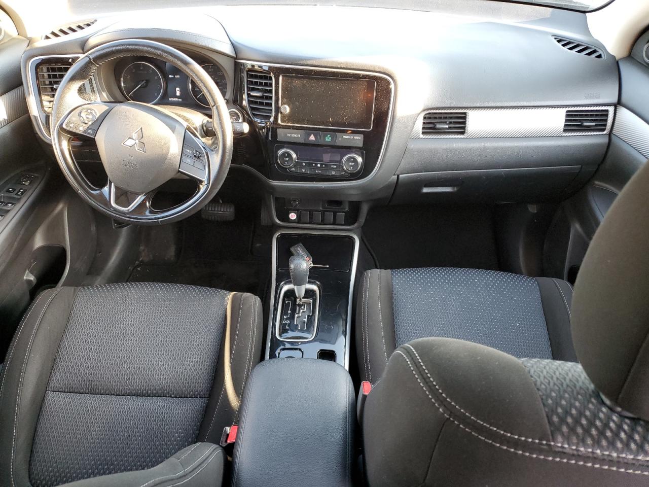 JA4AZ3A31JZ039370 MITSUBISHI OUTLANDER 2018